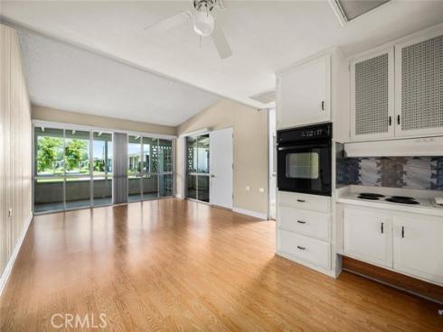 1562 Golden Rain 44D M2 Road, Seal Beach, CA