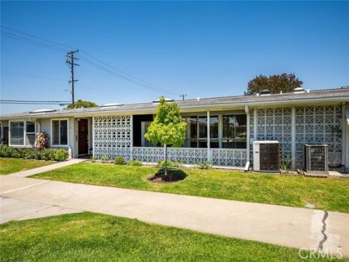 1562 Golden Rain 44D M2 Road, Seal Beach, CA