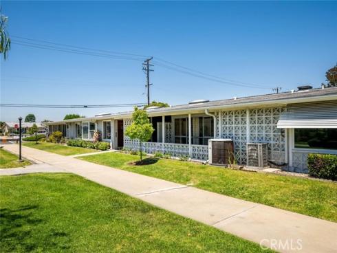 1562 Golden Rain 44D M2 Road, Seal Beach, CA