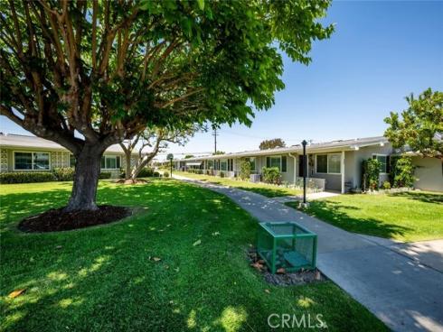 1562 Golden Rain 44D M2 Road, Seal Beach, CA