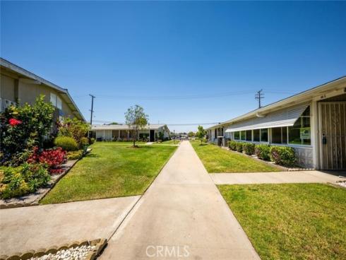 1562 Golden Rain 44D M2 Road, Seal Beach, CA