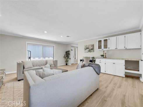 112 Stanford Lane, Seal Beach, CA