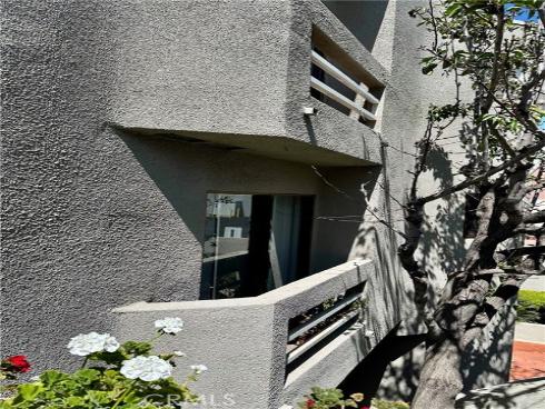 12476  Montecito  5  Road, Seal Beach, CA