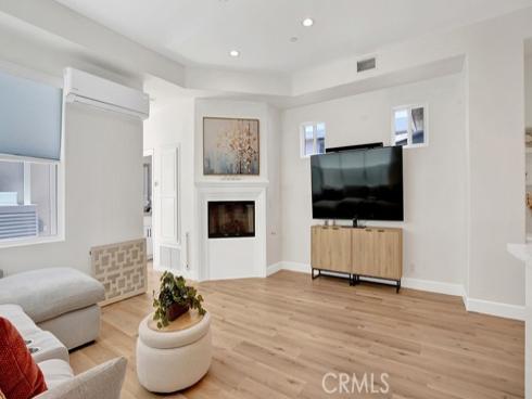 209 6th , Seal Beach, CA