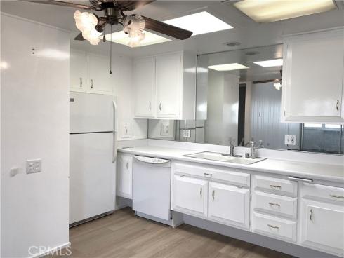 1560 Interlachen Rd., M12-66k , Seal Beach, CA