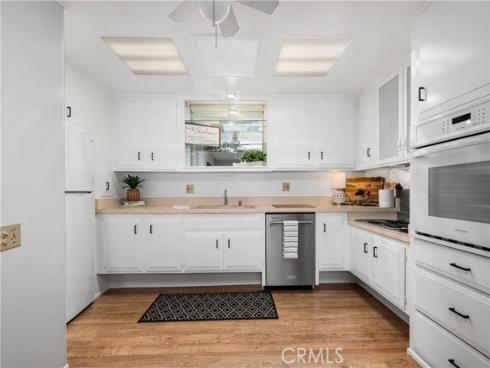 1562 Golden Rain 44G RoadM-2, Seal Beach, CA