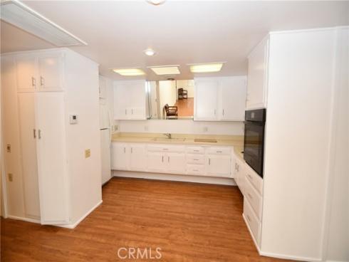 1842 Thunderbird 1A Drive, Seal Beach, CA