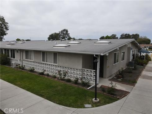 1842 Thunderbird 1A Drive, Seal Beach, CA