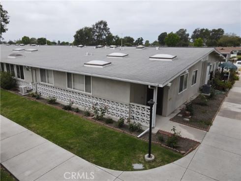 1842 Thunderbird 1A Drive, Seal Beach, CA