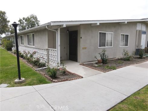1842 Thunderbird 1A Drive, Seal Beach, CA