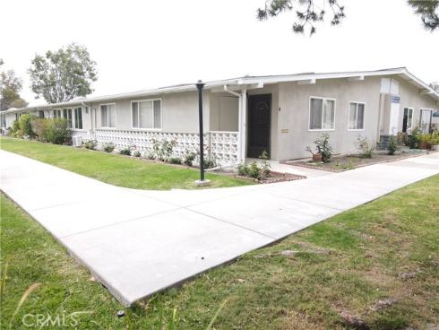 1842 Thunderbird 1A Drive, Seal Beach, CA