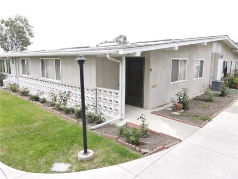 1842 Thunderbird 1A Drive, Seal Beach, CA