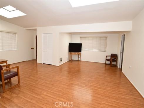 1842 Thunderbird 1A Drive, Seal Beach, CA