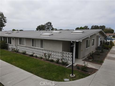 1842 Thunderbird 1A Drive, Seal Beach, CA