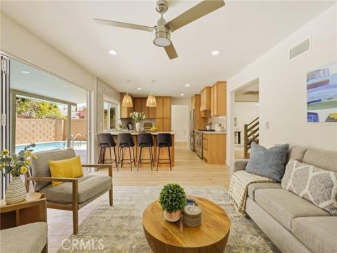 3790 Goldenrod St , Seal Beach, CA