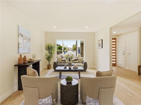 3790 Goldenrod St , Seal Beach, CA