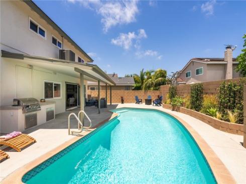 3790 Goldenrod St , Seal Beach, CA