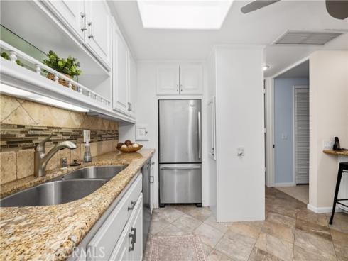 13210 Seaview 250L M-10, Seal Beach, CA