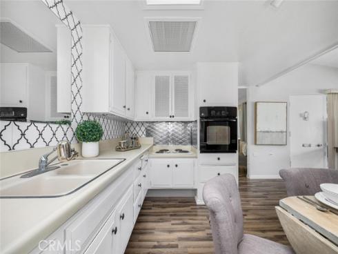 1381 Mayfield 141K M6 Road, Seal Beach, CA