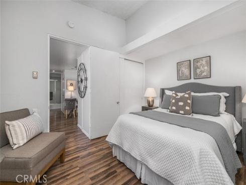 1381 Mayfield 141K M6 Road, Seal Beach, CA