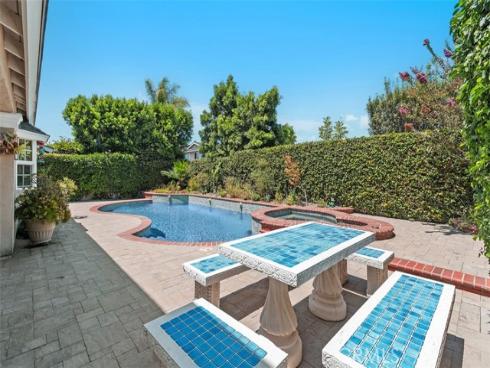 4341 Dogwood Avenue, Seal Beach, CA