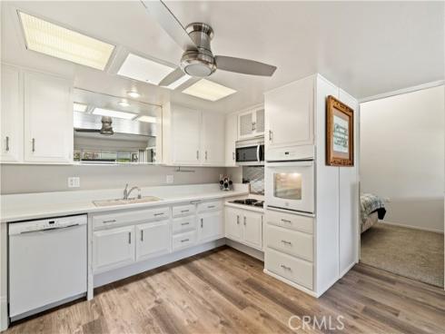 1261 Knollwood Road M4-45i , Seal Beach, CA