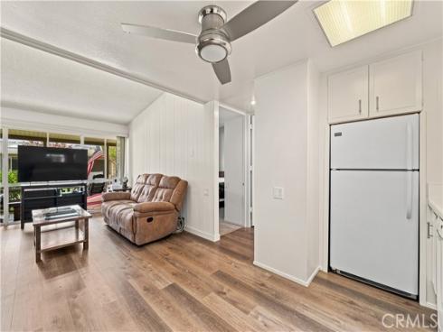 1261 Knollwood Road M4-45i , Seal Beach, CA