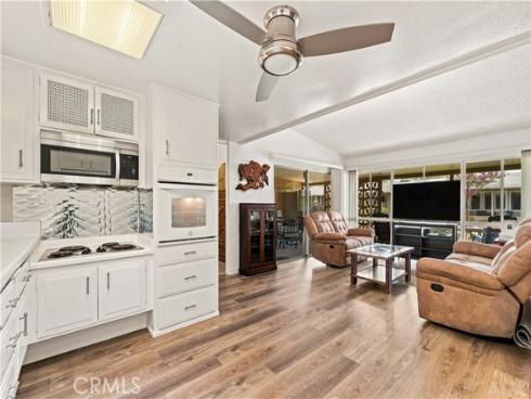 1261 Knollwood Road M4-45i , Seal Beach, CA