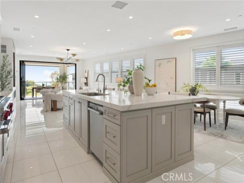 208 Ocean Place , Seal Beach, CA