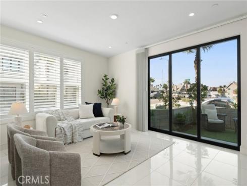 208 Ocean Place , Seal Beach, CA
