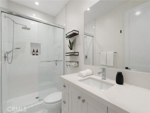 208 Ocean Place , Seal Beach, CA