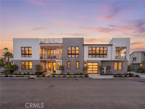 208 Ocean Place , Seal Beach, CA