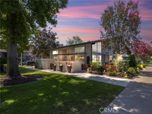 1891 Mckinney M15 26C Way, Seal Beach, CA