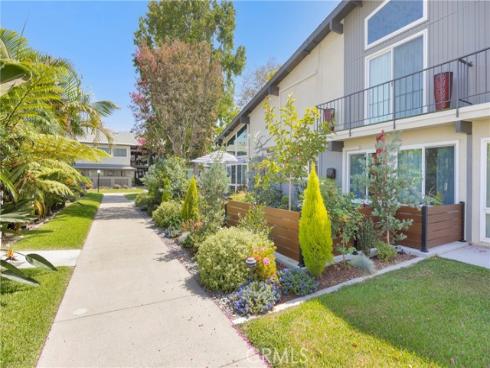 1891 Mckinney M15 26C Way, Seal Beach, CA