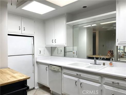 1060 Foxburg Rd. M9-218c , Seal Beach, CA