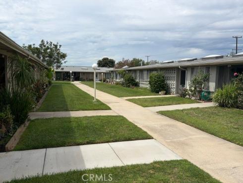 1720  Interlachen  41-G  Road, Seal Beach, CA