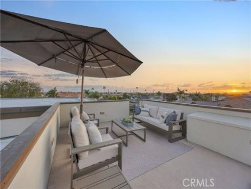 1205  Crestview  , Seal Beach, CA