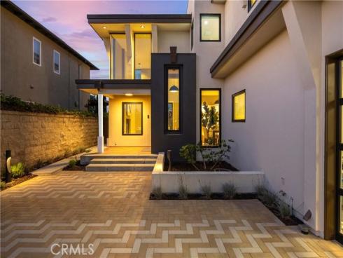 1205  Crestview  , Seal Beach, CA