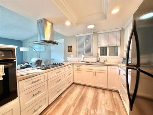 1860 Mckinney 21J Way, Seal Beach, CA