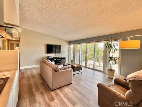 1860 Mckinney 21J Way, Seal Beach, CA