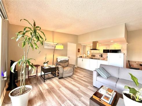 1860 Mckinney 21J Way, Seal Beach, CA