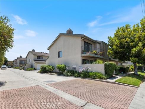 7048  Cerritos  2  Avenue, Stanton, CA