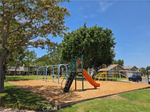 11219 Hood , Stanton, CA
