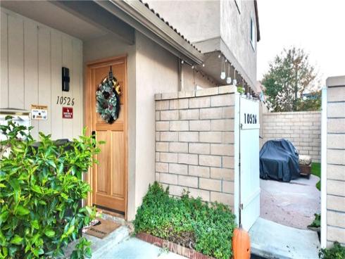 10526 Carrotwood , Stanton, CA
