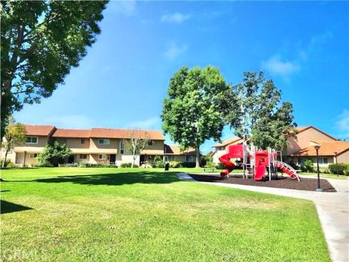 10526 Carrotwood , Stanton, CA