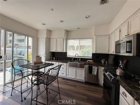 18  Redwood   Court, Stanton, CA