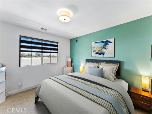 437  Lucent  , Stanton, CA