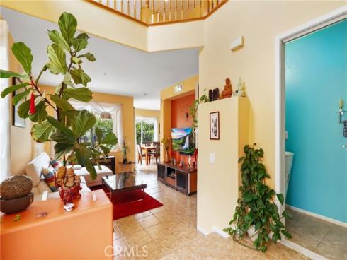 2 Serena Way, Stanton, CA