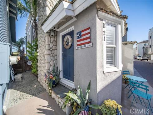 21  B Surfside  , Surfside, CA