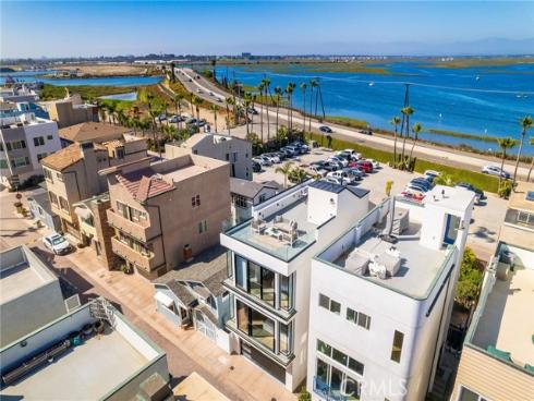 84  Surfside   Avenue, Surfside, CA